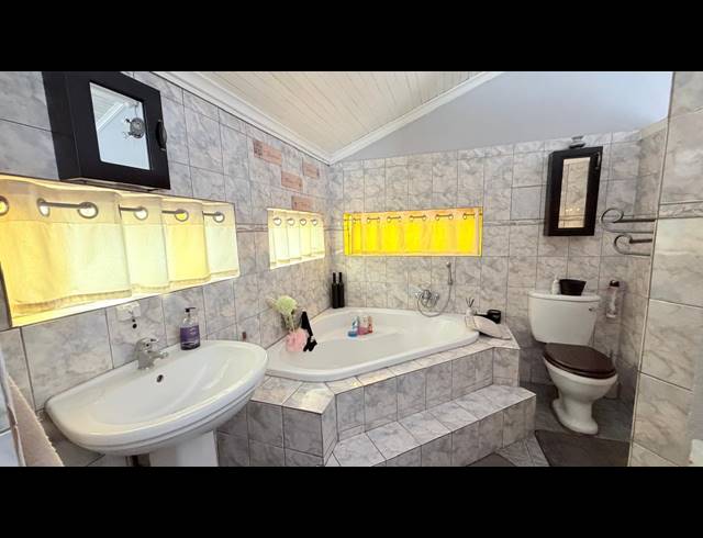 4 BEDROOM HOUSE FOR SALE IN MOREGLOED